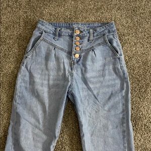 Light Wash Denim Jeans- Highwaisted